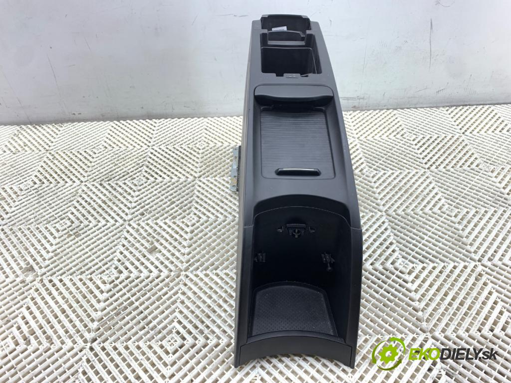 RENAULT GRAND SCENIC IV nadwozie wielkoprzestrzenne (MPV) 2018 103 kW 1.3 TCe 140 1332 Tunel středový  (Středový tunel)