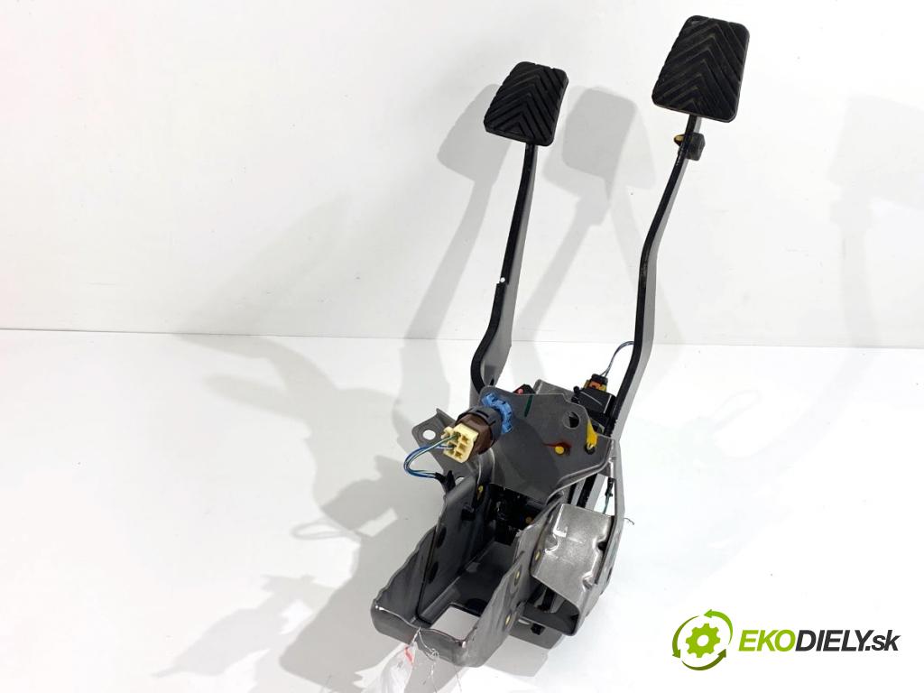 MITSUBISHI MIRAGE / SPACE STAR liftback 2018 52 kW 1.0 (A05A) 999 PEDÁL:  (Potenciometer plynového pedálu)