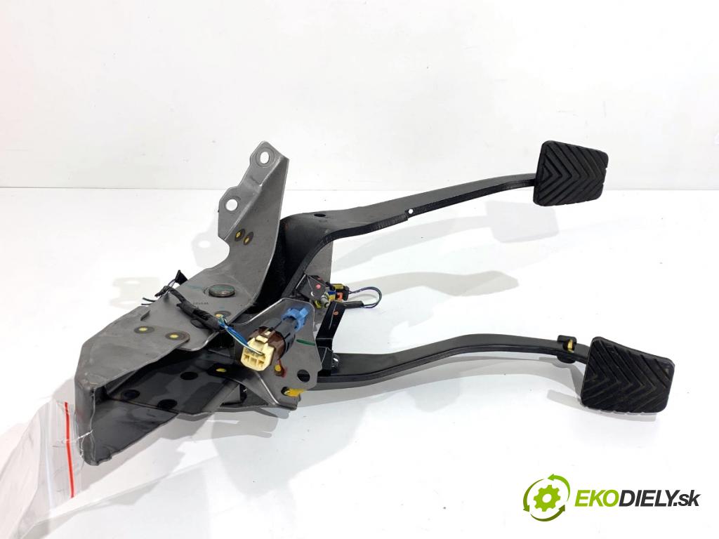 MITSUBISHI MIRAGE / SPACE STAR liftback 2018 52 kW 1.0 (A05A) 999 PEDÁL:  (Potenciometer plynového pedálu)