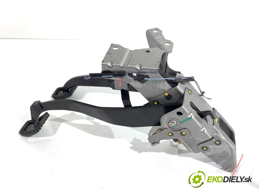 MITSUBISHI MIRAGE / SPACE STAR liftback 2018 52 kW 1.0 (A05A) 999 PEDÁL:  (Potenciometer plynového pedálu)