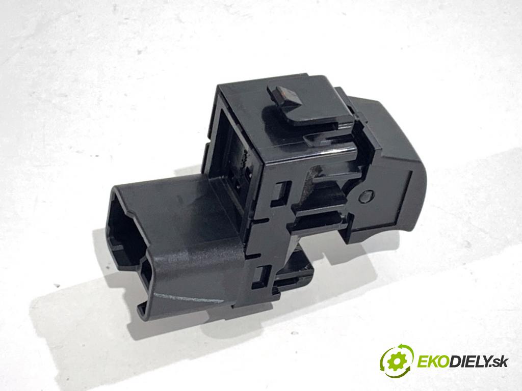 MITSUBISHI MIRAGE / SPACE STAR liftback 2018 52 kW 1.0 (A05A) 999 Prepínač okien 8608A320 (Prepínacie páčky pod volantom)