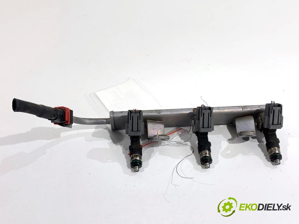 MITSUBISHI MIRAGE / SPACE STAR liftback 2018 52 kW 1.0 (A05A) 999 Lišta vstrekovacia  (Vstrekovacia lišta)