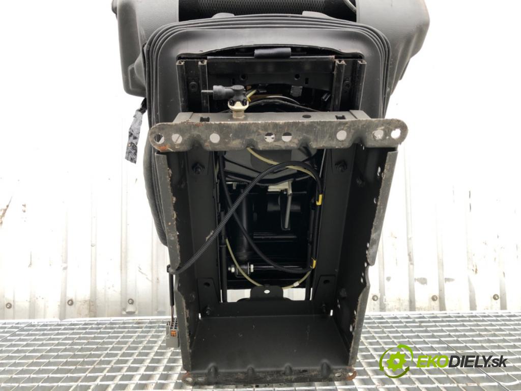 VOLVO FH II Platforma / podwozie 2015 368 kW 500 368 kW [500 KM] olej napędowy 2017 - 2022 12777 Sedadlo pravy predný