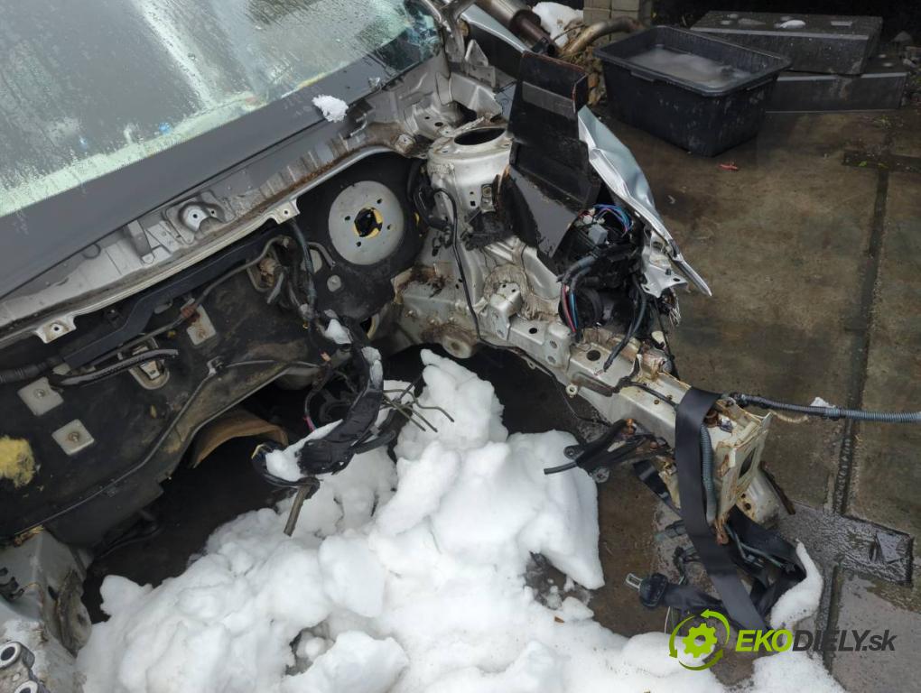 TOYOTA AURIS II liftback 2013 97 kW 1.6 (ZRE181_, ZRE185_) 1598 KAROSERIA ČTVRŤÁK blatník zadní část levý pravý práh střecha PODŁUŻNICA levý pravý