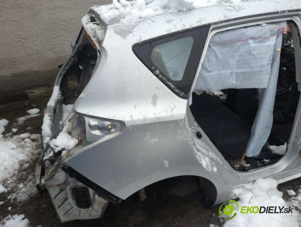 TOYOTA AURIS II liftback 2013 97 kW 1.6 (ZRE181_, ZRE185_) 1598 KAROSERIA ČTVRŤÁK blatník zadní část levý pravý práh střecha PODŁUŻNICA levý pravý