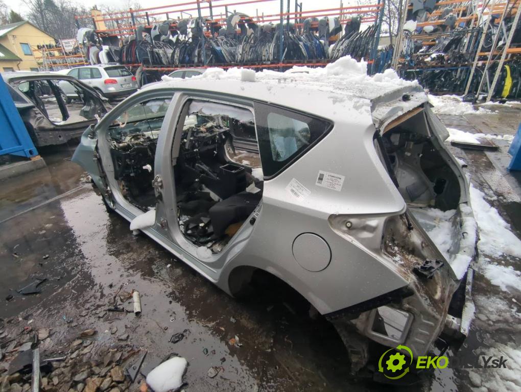 TOYOTA AURIS II liftback 2013 97 kW 1.6 (ZRE181_, ZRE185_) 1598 KAROSERIA ČTVRŤÁK blatník zadní část levý pravý práh střecha PODŁUŻNICA levý pravý