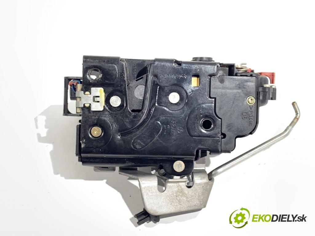 AUDI A4 B6 sedan 2003 125 kW 2.4 2393 zámok dveře pravý zadní část 8E0839016C