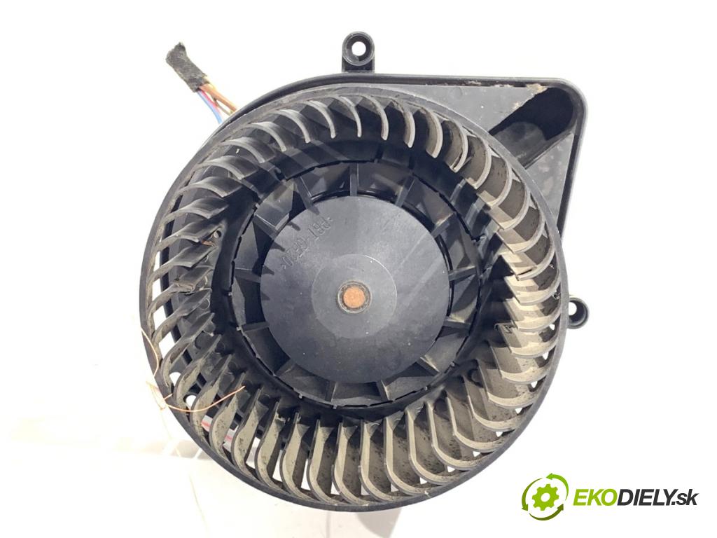 AUDI A4 B6 sedan 2003 125 kW 2.4 2393 ventilátor kúrenia 8E1820021E