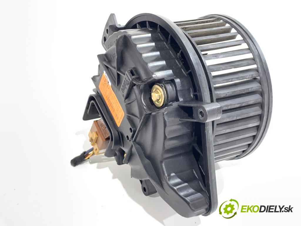 AUDI A4 B6 sedan 2003 125 kW 2.4 2393 ventilátor kúrenia 8E1820021E