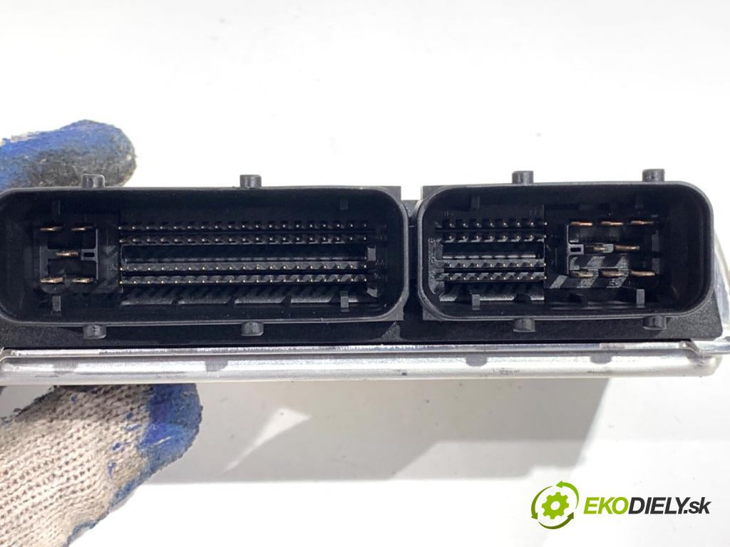 AUDI A4 B6 sedan 2003 125 kW 2.4 2393 riadiaca jednotka Motor 8E0909552R (Riadiaca jednotka)