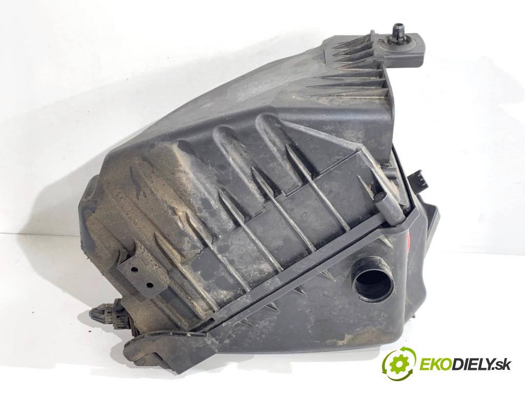 AUDI A4 B6 sedan 2003 125 kW 2.4 2393 Obal filtra vzduchu 06C133843 (Obal vzduchového filtra)