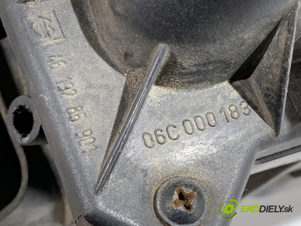 AUDI A4 B6 sedan 2003 125 kW 2.4 2393 Obal filtra vzduchu 06C133843 (Obal vzduchového filtra)