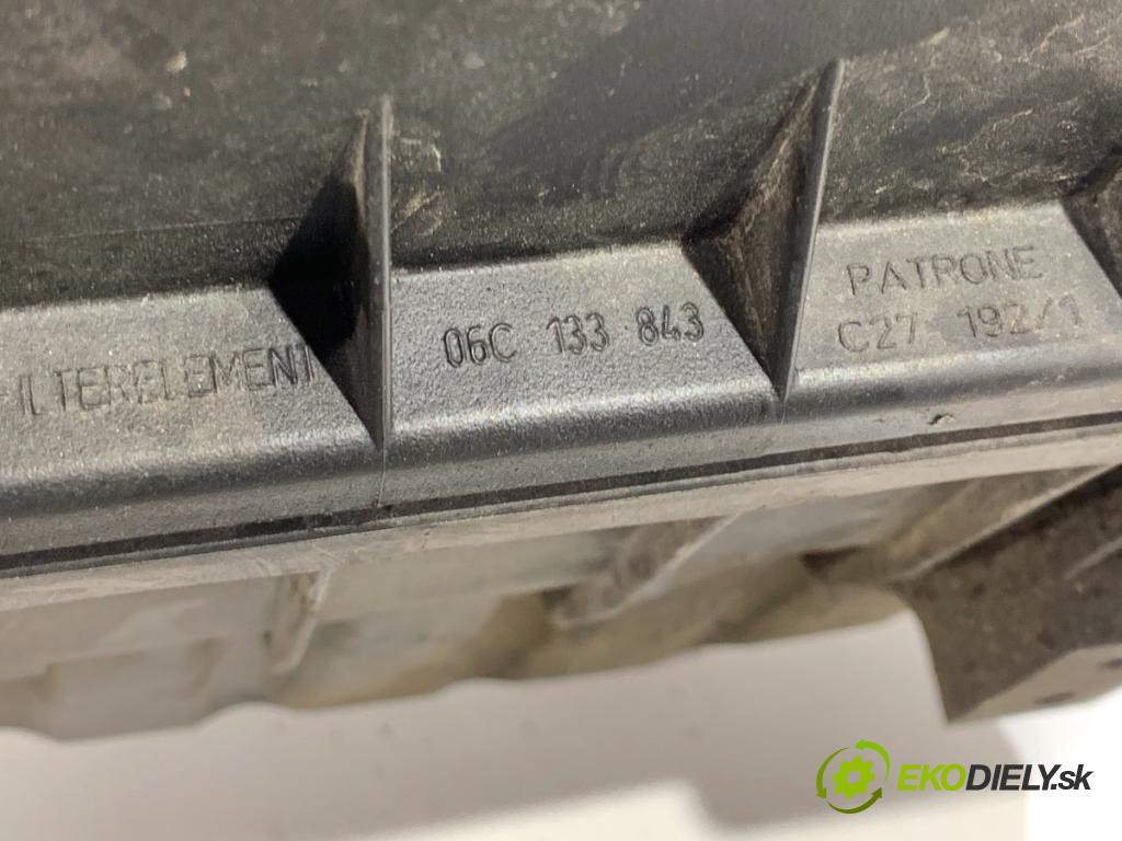 AUDI A4 B6 sedan 2003 125 kW 2.4 2393 obal filtra vzduchu 06C133843 (Kryt vzduchového filtru)