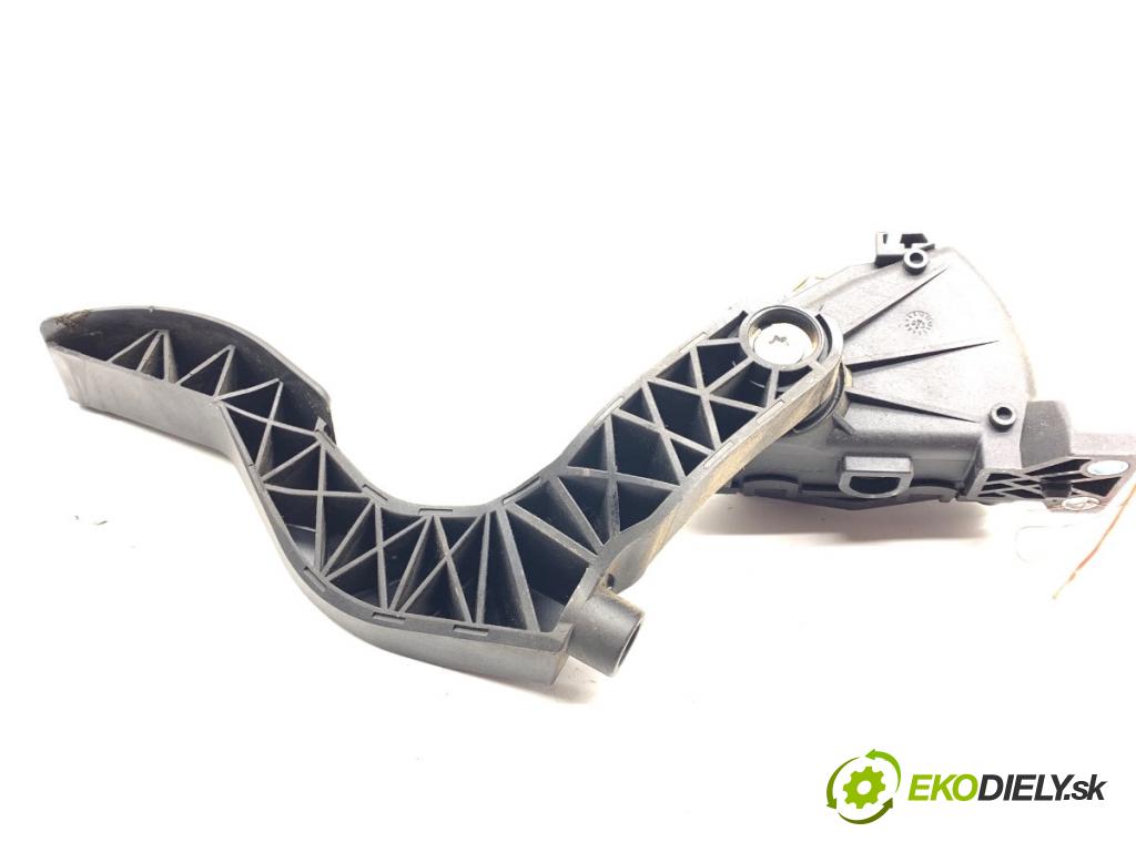 AUDI A4 B6 sedan 2003 125 kW 2.4 2393 Potenciometer plynu 8EI721523A (Potenciometer plynového pedálu)