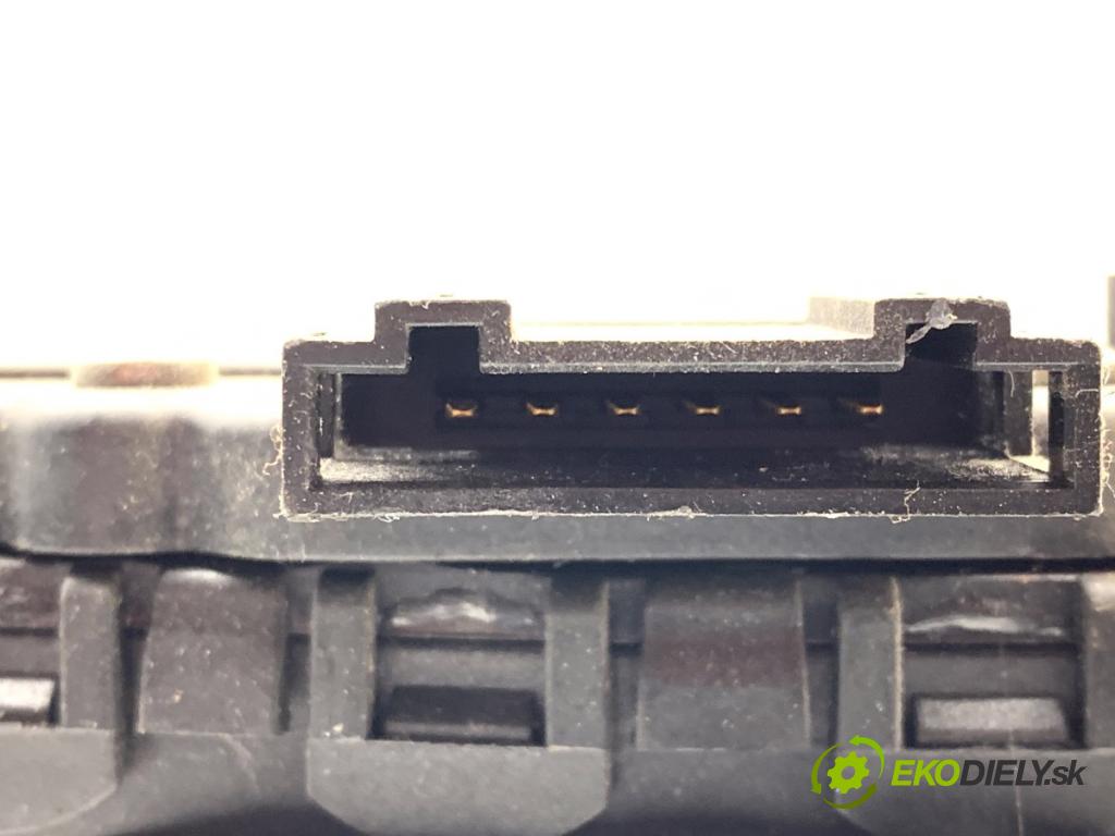 AUDI A4 B6 sedan 2003 125 kW 2.4 2393 Potenciometer plynu 8EI721523A (Potenciometer plynového pedálu)