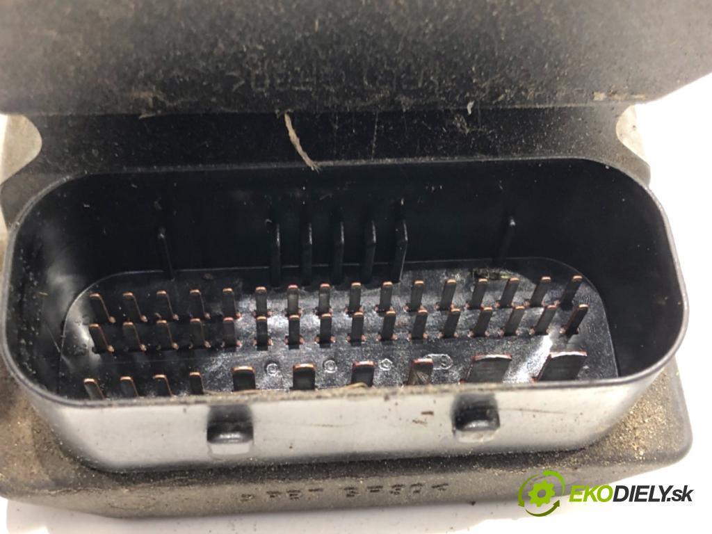 AUDI A4 B6 sedan 2003 125 kW 2.4 2393 Pumpa ABS 0265950011 (Pumpa ABS)