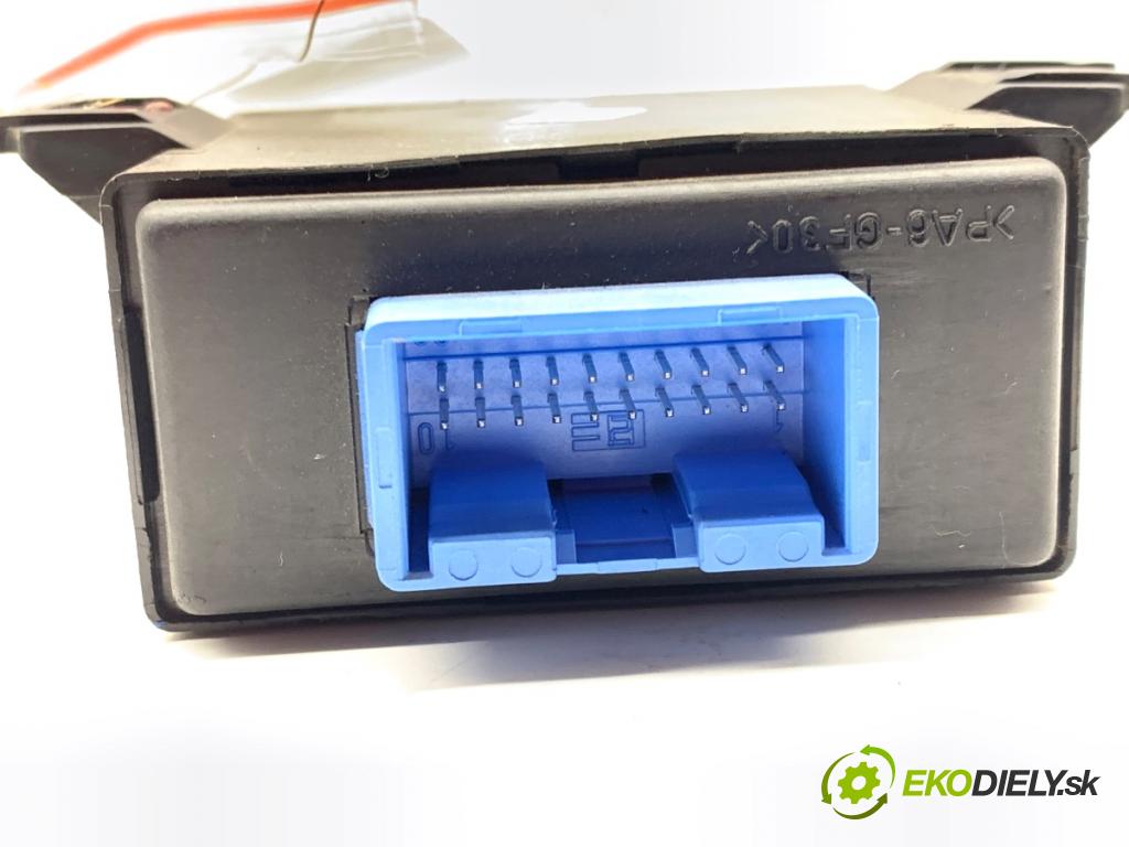 AUDI A4 B6 sedan 2003 125 kW 2.4 2393 Modul svetiel 4Z7907357 (Riadiaca jednotka ostatné)