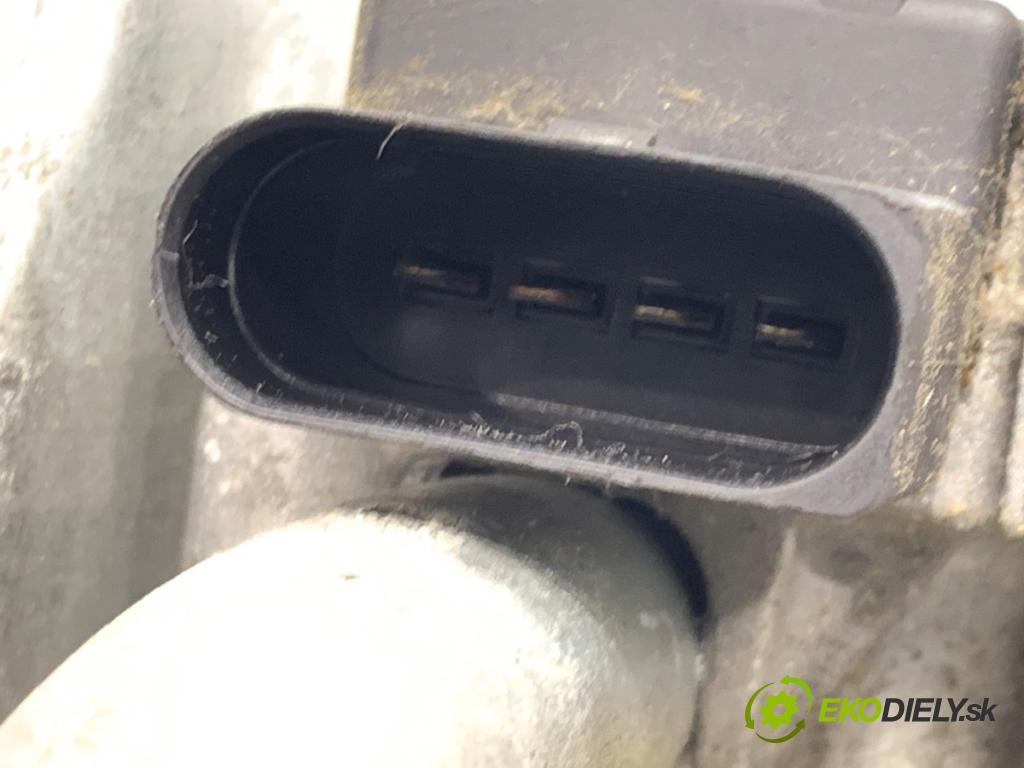 AUDI A4 B6 sedan 2003 125 kW 2.4 2393 Mechanizmus stieračov predný 8E1955119 (Motorček stieračov predný)