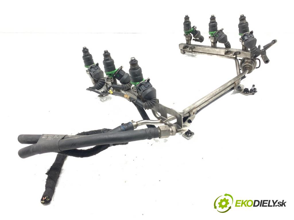 AUDI A4 B6 sedan 2003 125 kW 2.4 2393 Lišta vstrekovacia 078133681BA (Vstrekovacia lišta)