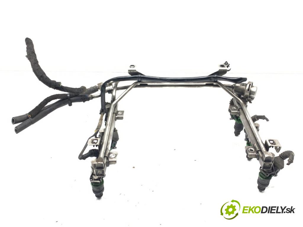 AUDI A4 B6 sedan 2003 125 kW 2.4 2393 Lišta vstrekovacia 078133681BA (Vstrekovacia lišta)