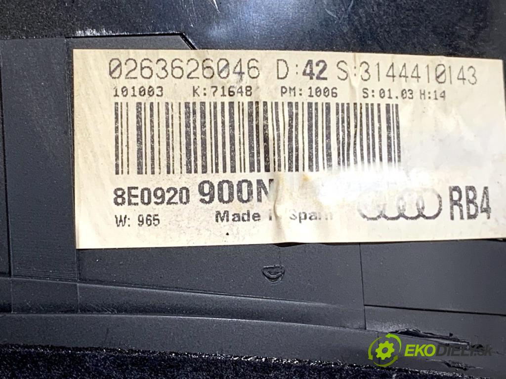AUDI A4 B6 sedan 2003 125 kW 2.4 2393 Prístrojovka 8E0920900N (Prístrojová doska)