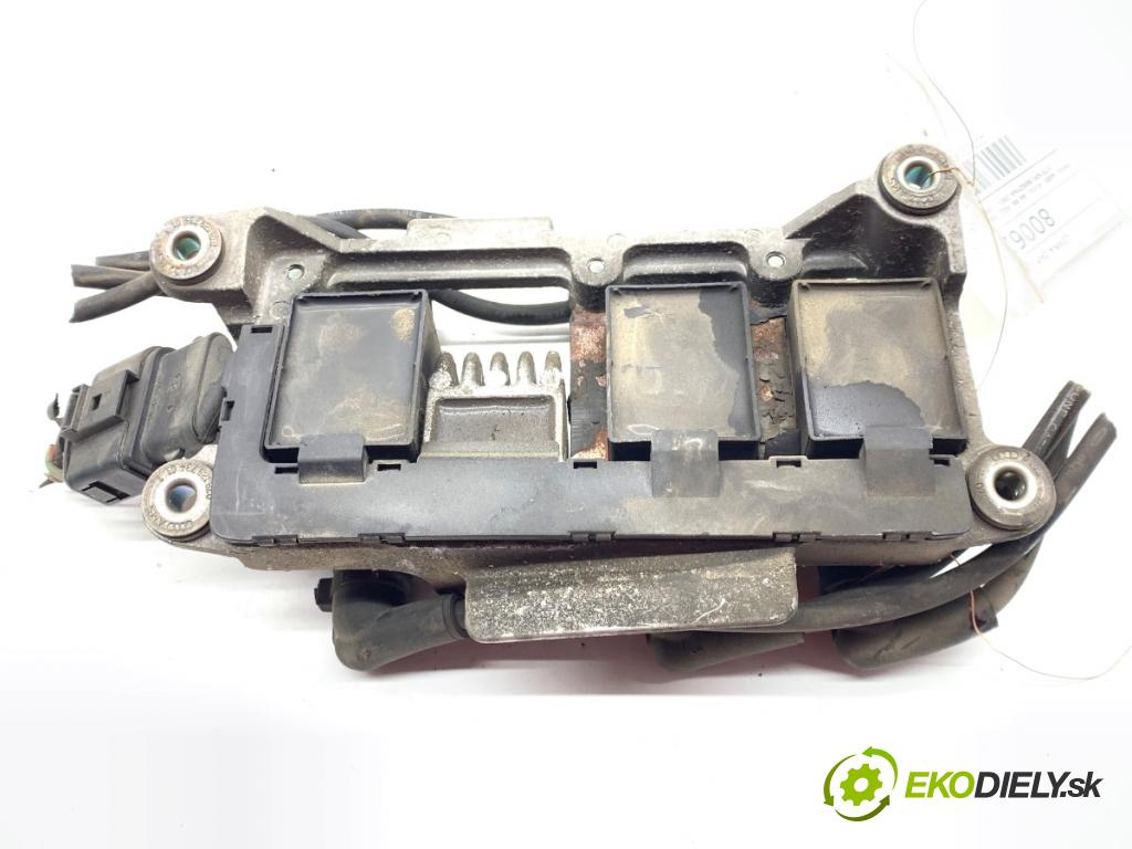 AUDI A4 B6 sedan 2003 125 kW 2.4 2393 Cievka zapaľovacia 078905104 (Zapaľovacia cievka)