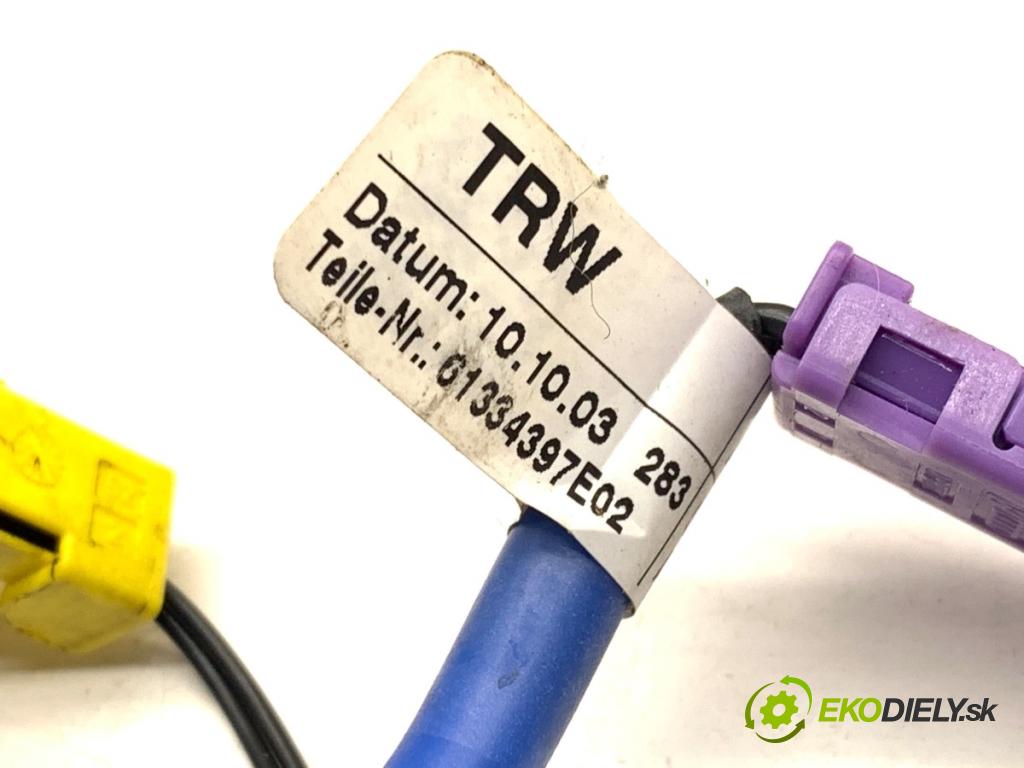 AUDI A4 B6 sedan 2003 125 kW 2.4 2393 Káblovačka silentbloku airbag 8E0971589AA