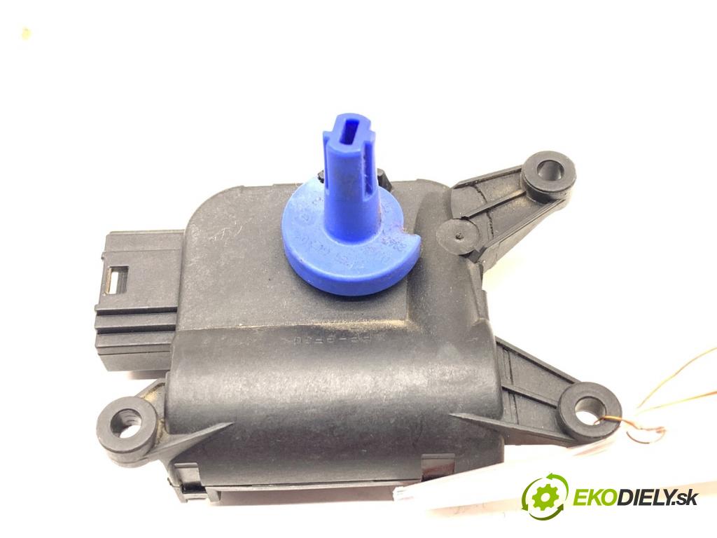 AUDI A4 B6 sedan 2003 125 kW 2.4 2393 Motor kúrenia 8E1820511D