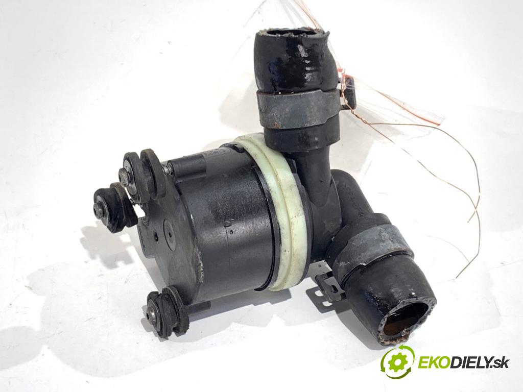 AUDI A4 B8 Kombi 2009 105 kW 2.0 TDI 1968 DALŠÍ: Pumpa vody 03L965561A (Vodná pumpa)