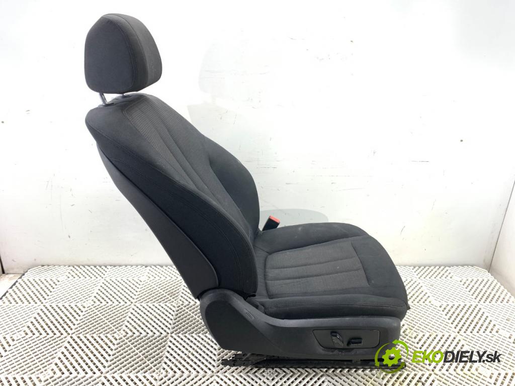 BMW G30 sedan 2021 110 kW 518 d Mild-Hybrid 1995 Sedadlo pravy predný