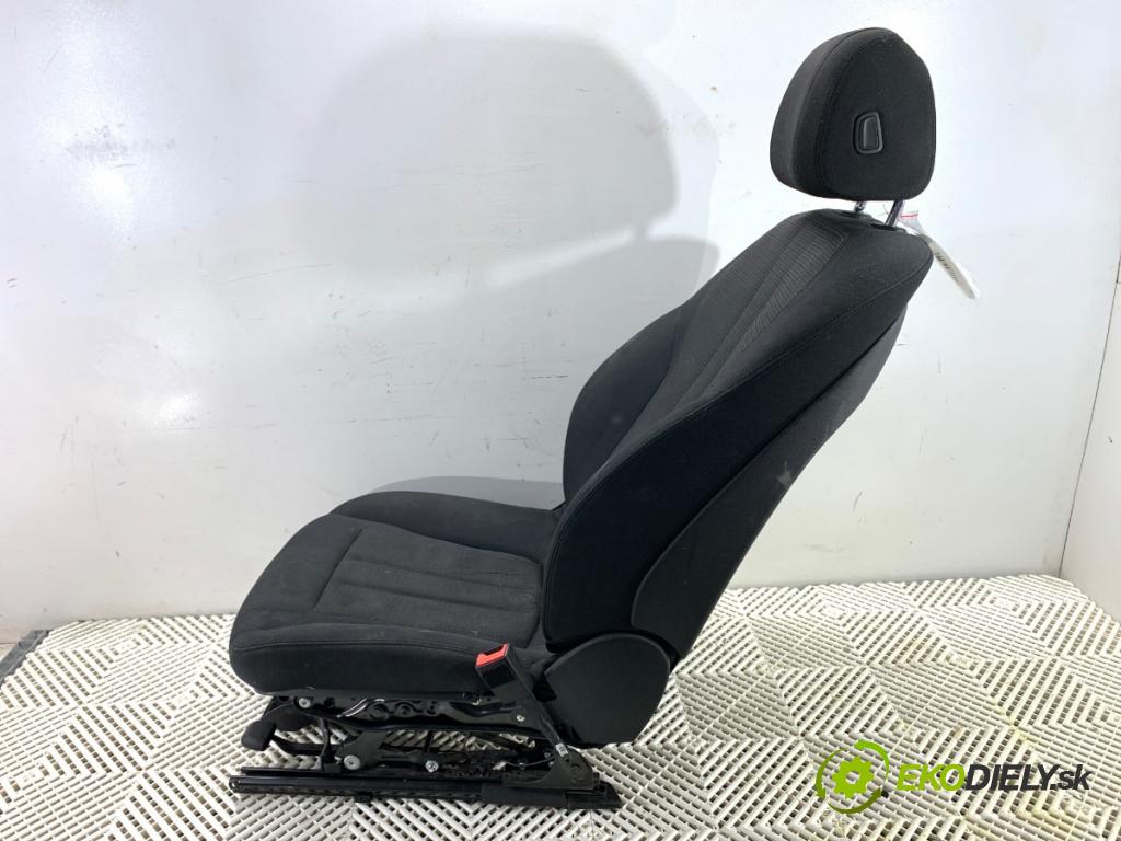 BMW G30 sedan 2021 110 kW 518 d Mild-Hybrid 1995 Sedadlo pravy predný