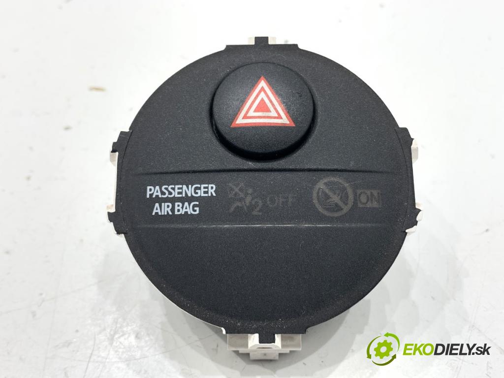 TOYOTA YARIS III liftback 2016 73 kW 1.3 (NSP130_) 1329 Spínač svetiel výstražných (núdzových) 83950-0D070 (Prepínacie páčky pod volantom)