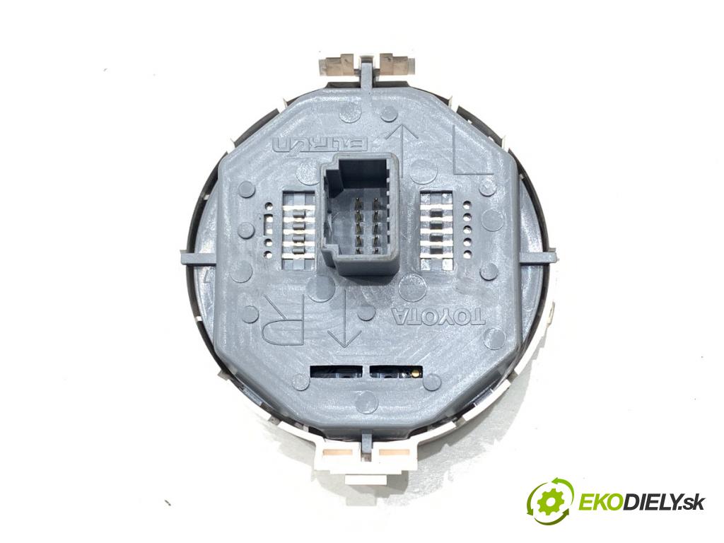 TOYOTA YARIS III liftback 2016 73 kW 1.3 (NSP130_) 1329 Spínač svetiel výstražných (núdzových) 83950-0D070 (Prepínacie páčky pod volantom)