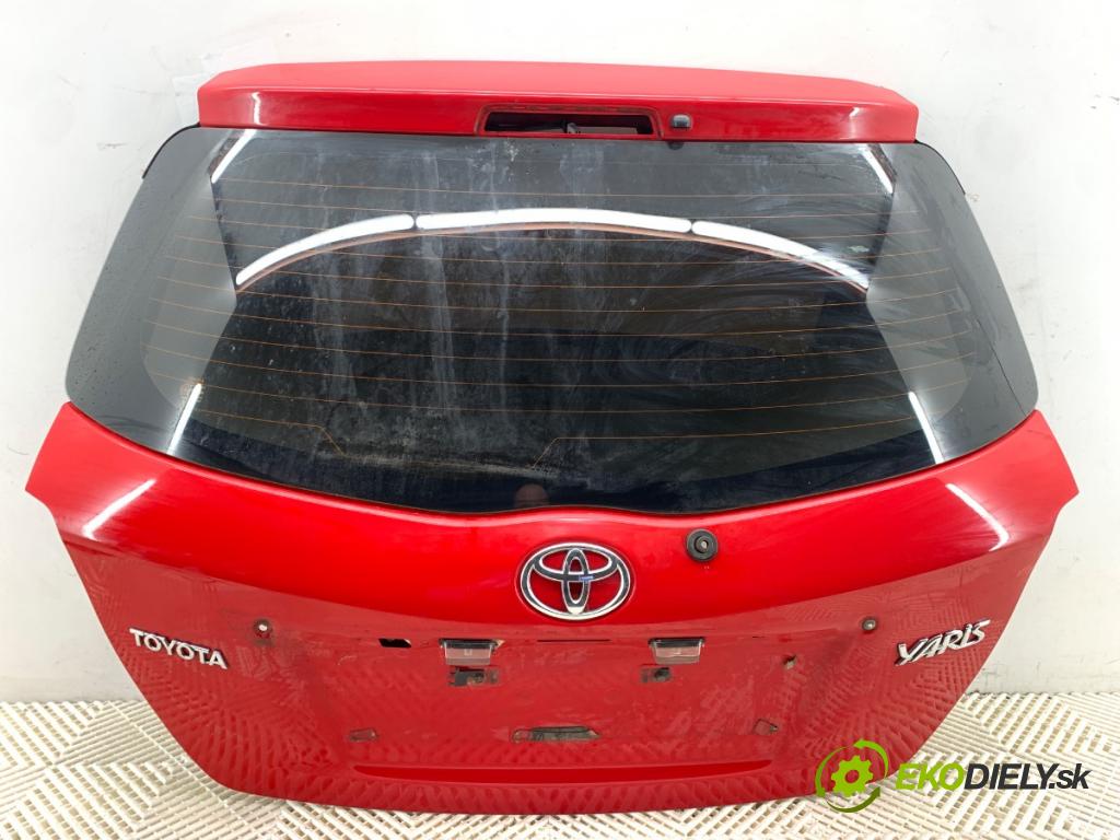 TOYOTA YARIS III liftback 2016 73 kW 1.3 (NSP130_) 1329 kapota zad 3P0