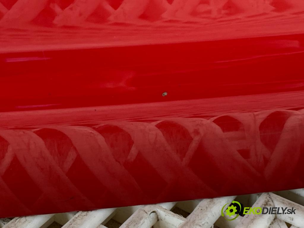 TOYOTA YARIS III liftback 2016 73 kW 1.3 (NSP130_) 1329 kapota zad 3P0