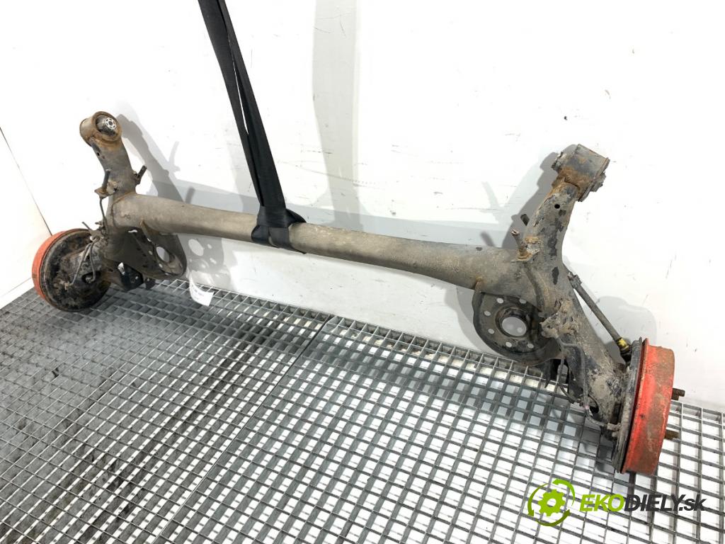TOYOTA YARIS III liftback 2016 73 kW 1.3 (NSP130_) 1329 výztuha zadní část