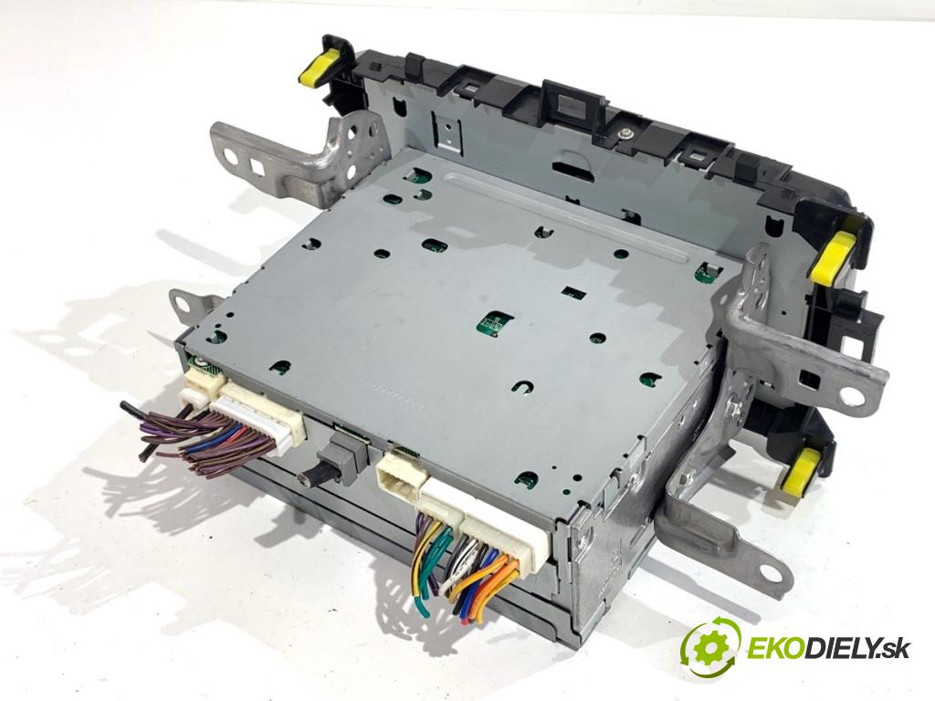 TOYOTA YARIS III liftback 2016 73 kW 1.3 (NSP130_) 1329 RADIO 86120-0D640 (Audio zariadenie)