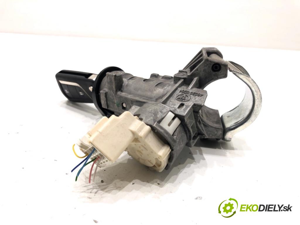 TOYOTA YARIS III liftback 2016 73 kW 1.3 (NSP130_) 1329 spinačka 45020-0D04 (Spínacia skrinka)