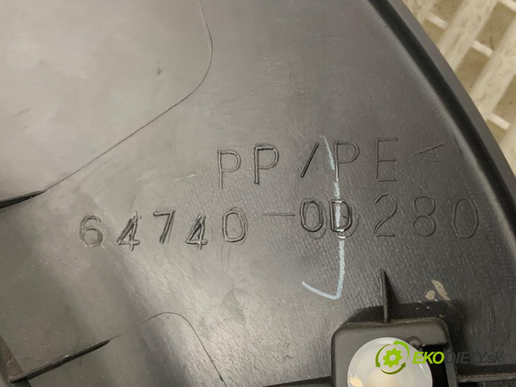 TOYOTA YARIS III liftback 2016 73 kW 1.3 (NSP130_) 1329 ča kufra levý 64740-0D280