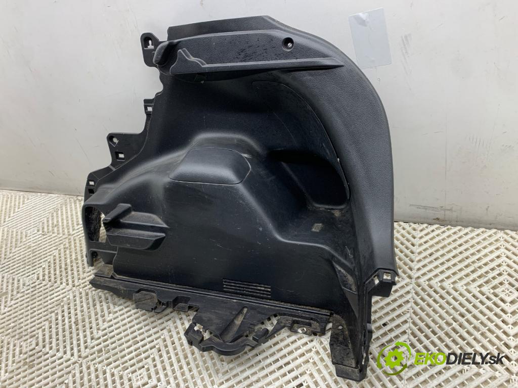 TOYOTA YARIS III liftback 2016 73 kW 1.3 (NSP130_) 1329 ča kufra pravý 64730-0D260