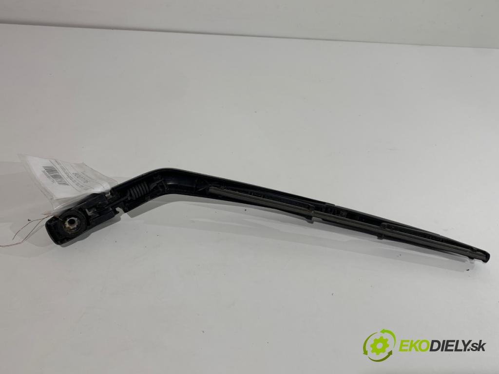 TOYOTA YARIS III liftback 2016 73 kW 1.3 (NSP130_) 1329 Rameno stierače zad