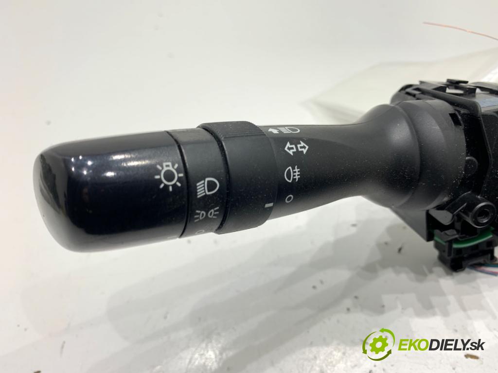 TOYOTA YARIS III liftback 2016 73 kW 1.3 (NSP130_) 1329 Prepínač kombinovaný  (Prepínacie páčky pod volantom)