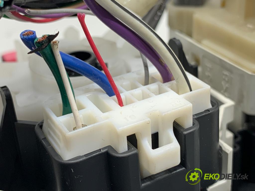 TOYOTA YARIS III liftback 2016 73 kW 1.3 (NSP130_) 1329 Panel ovládania kúrenia 55406-0D390 (Prepínacie páčky pod volantom)