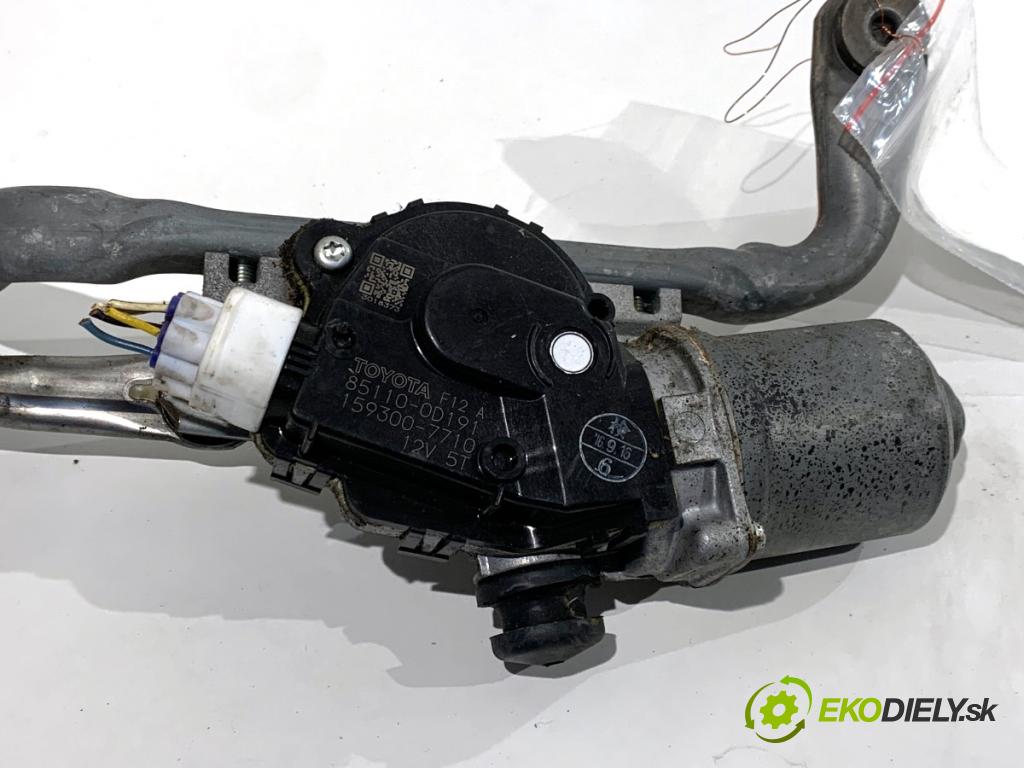 TOYOTA YARIS III liftback 2016 73 kW 1.3 (NSP130_) 1329 Mechanizmus stieračov predný 85110-0D191 (Motorček stieračov predný)