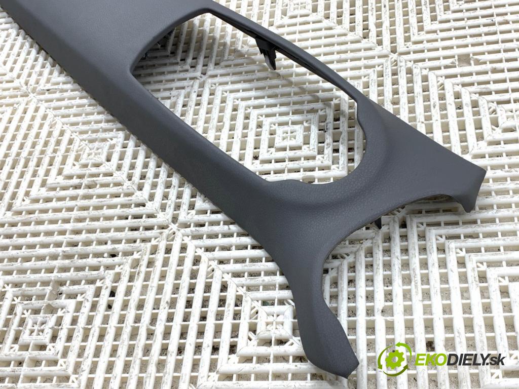 TOYOTA YARIS III liftback 2016 73 kW 1.3 (NSP130_) 1329 lišty kryt 55470-0D090 (Lišta)