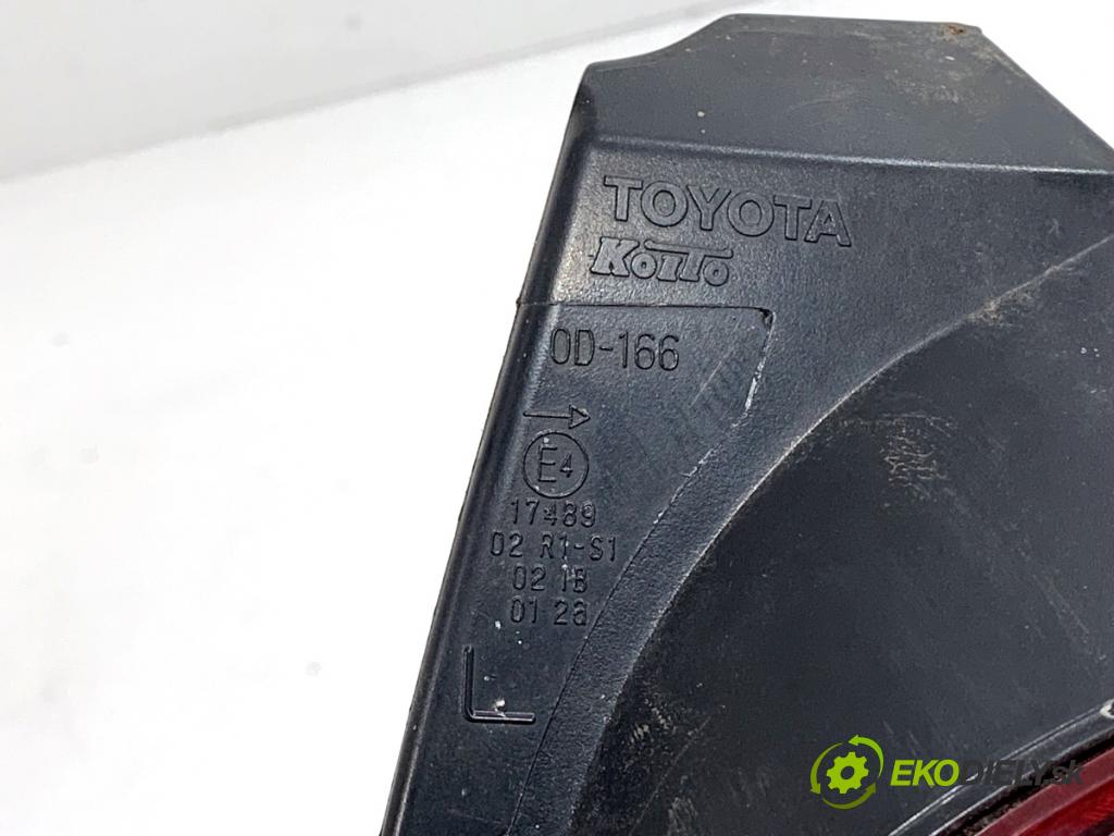 TOYOTA YARIS III liftback 2016 73 kW 1.3 (NSP130_) 1329 Svetlo pravy zad