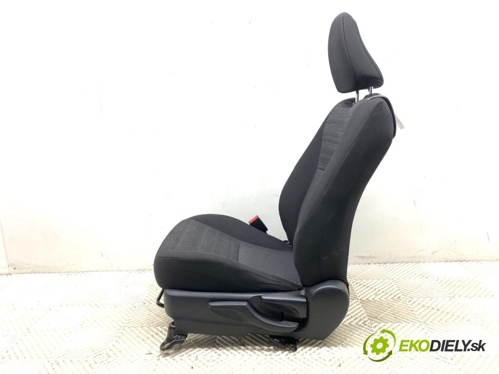 TOYOTA YARIS III liftback 2016 73 kW 1.3 (NSP130_) 1329 Sedadlo ľavy predný