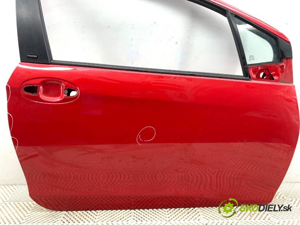 TOYOTA YARIS III liftback 2016 73 kW 1.3 (NSP130_) 1329 Dvere pravy predný 3P0