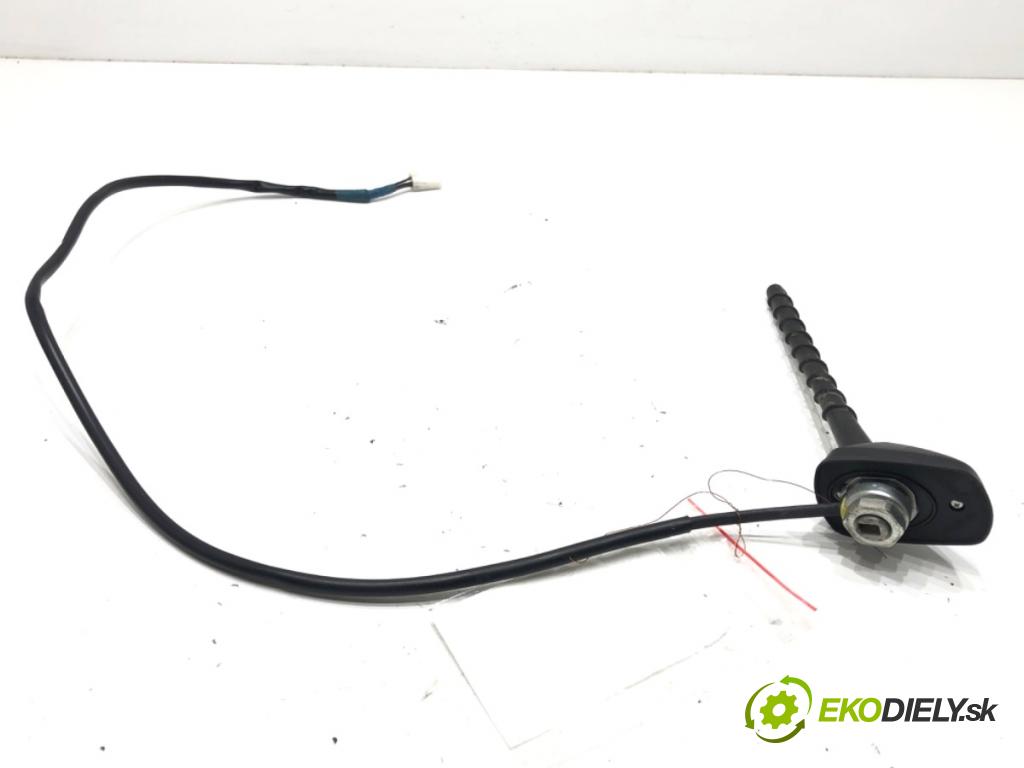 TOYOTA YARIS III liftback 2016 73 kW 1.3 (NSP130_) 1329 ANTENA V3-08998C