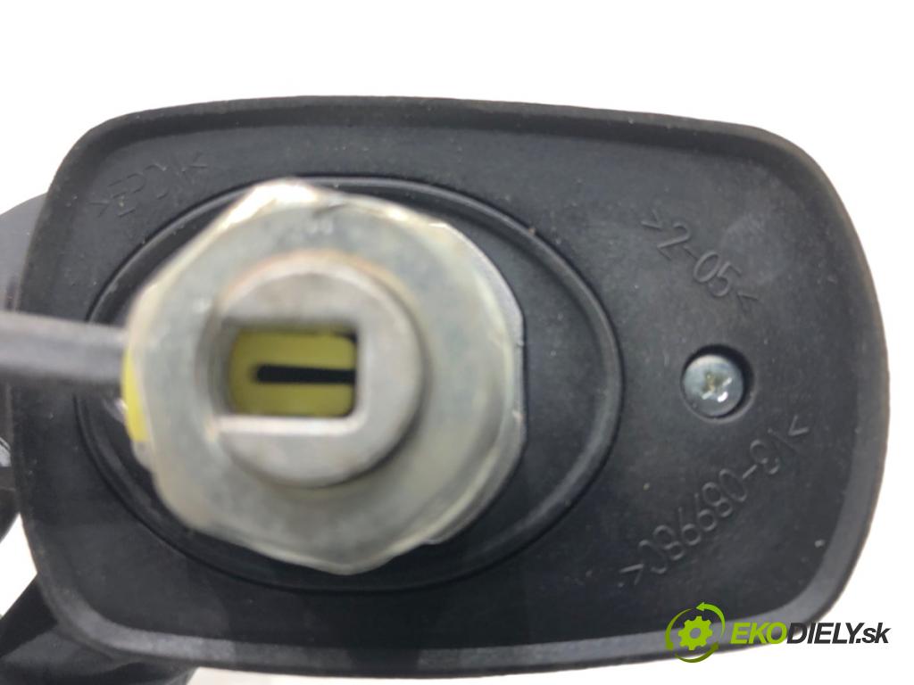 TOYOTA YARIS III liftback 2016 73 kW 1.3 (NSP130_) 1329 ANTENA V3-08998C